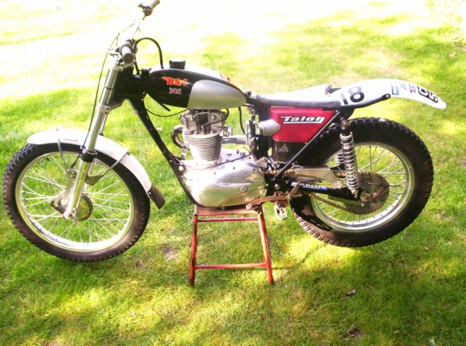 Follow the build up of Dave Wood's BSA Faber 